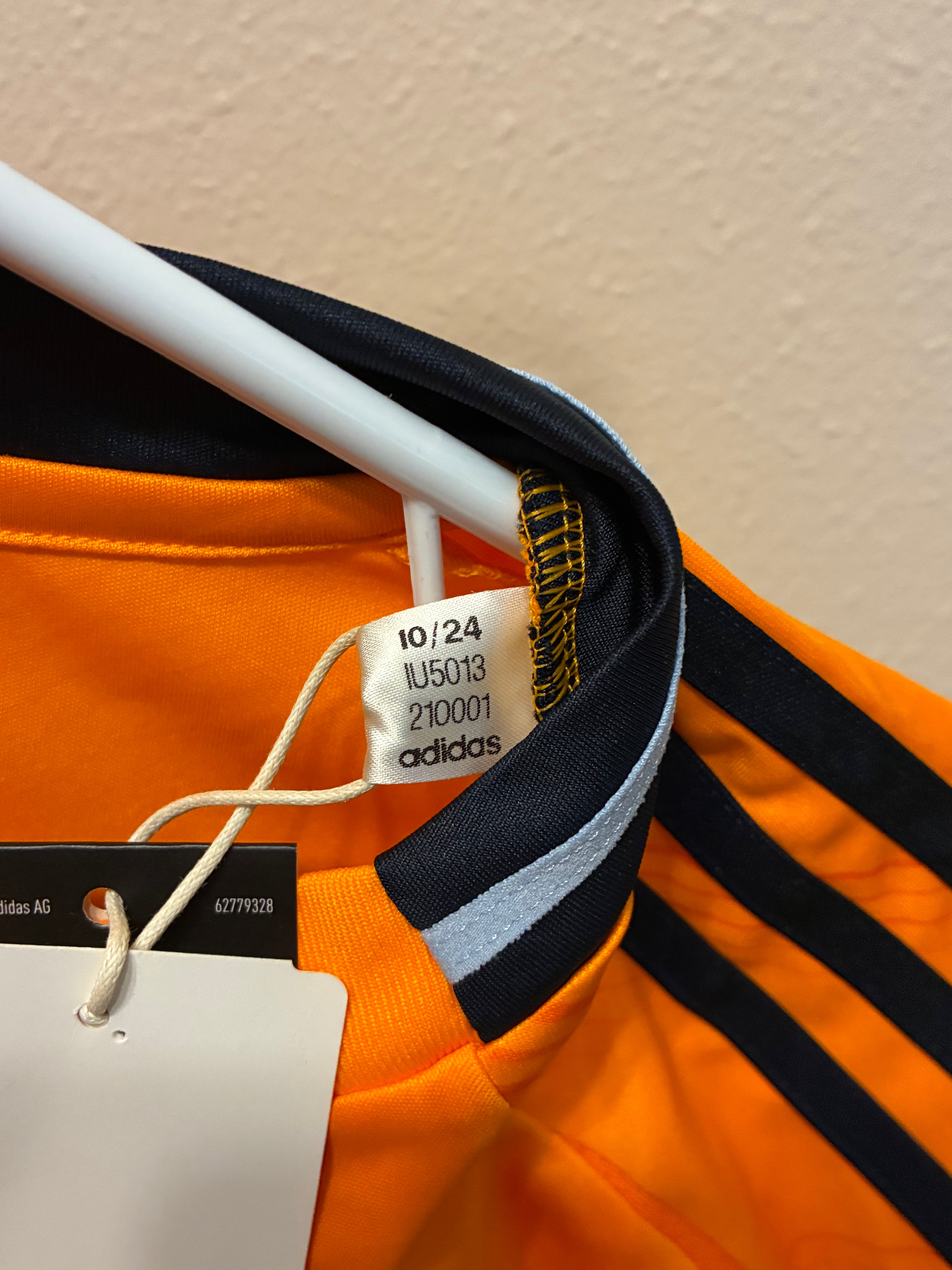 Real Madrid 2024-25 Away Jersey (M)