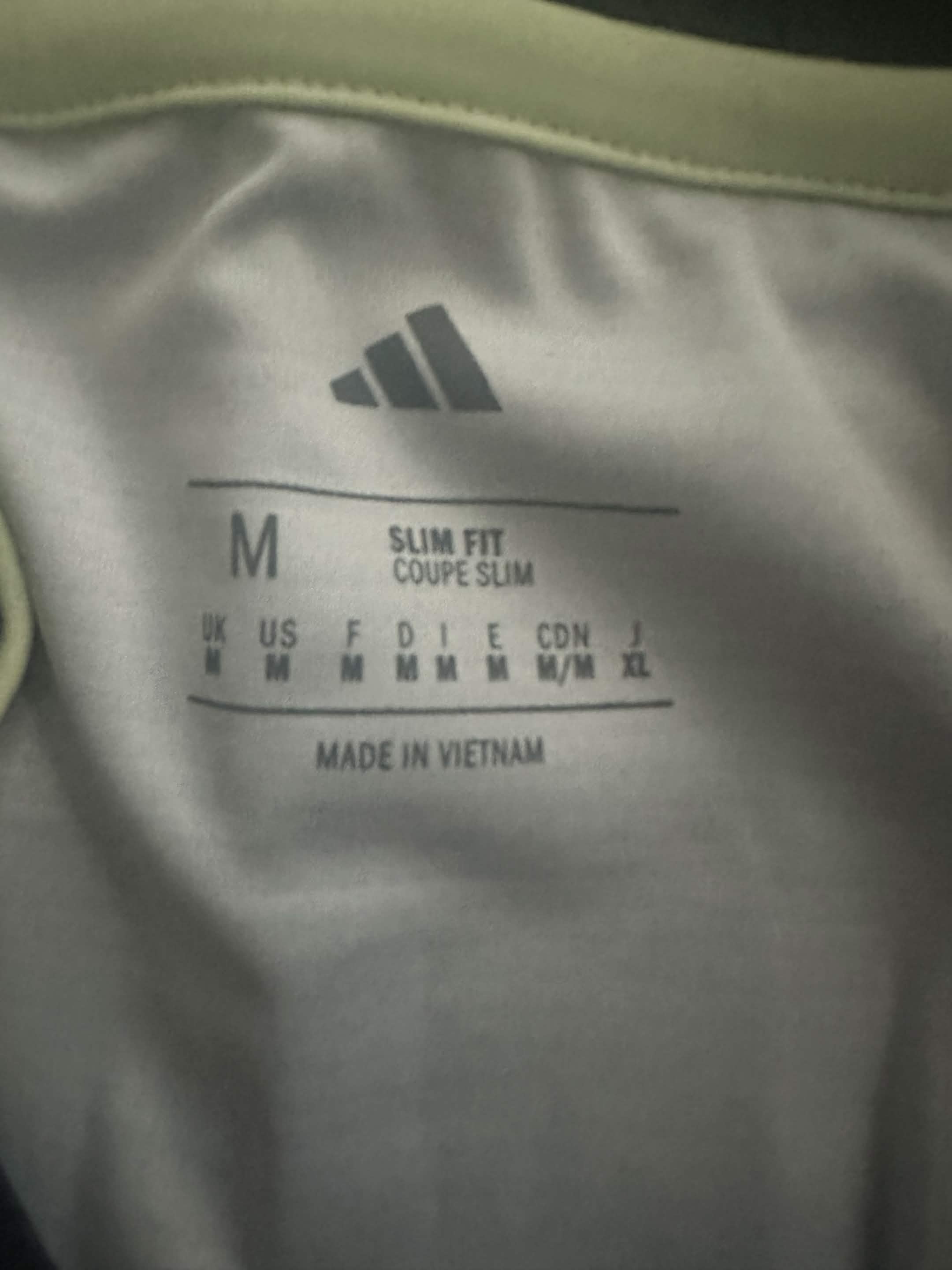 Real Madrid 'Vini Jr' 2025-2026 Away L/S Jersey (M)